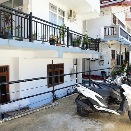 Hotel Happy Tuna Hikkaduwa Dış mekan fotoğraf