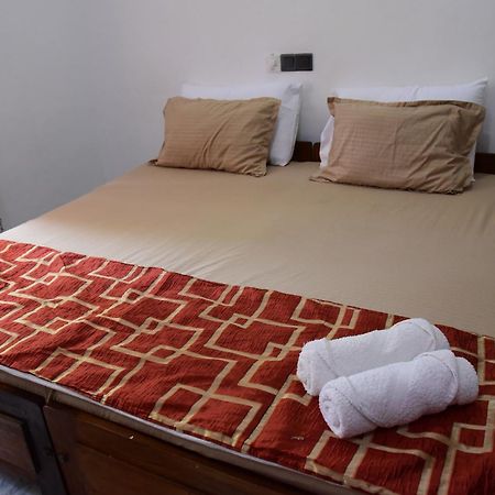 Hotel Happy Tuna Hikkaduwa Dış mekan fotoğraf