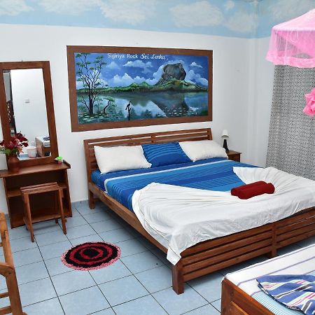 Hotel Happy Tuna Hikkaduwa Dış mekan fotoğraf