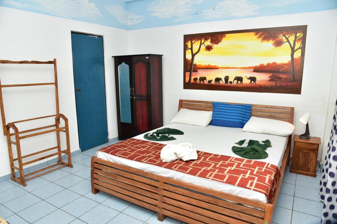 Hotel Happy Tuna Hikkaduwa Dış mekan fotoğraf