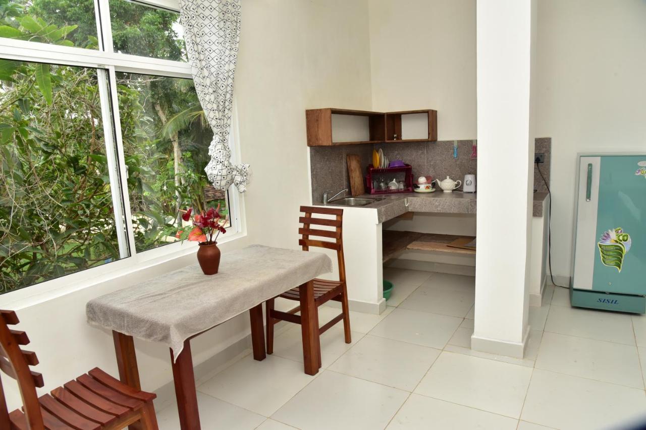 Hotel Happy Tuna Hikkaduwa Dış mekan fotoğraf