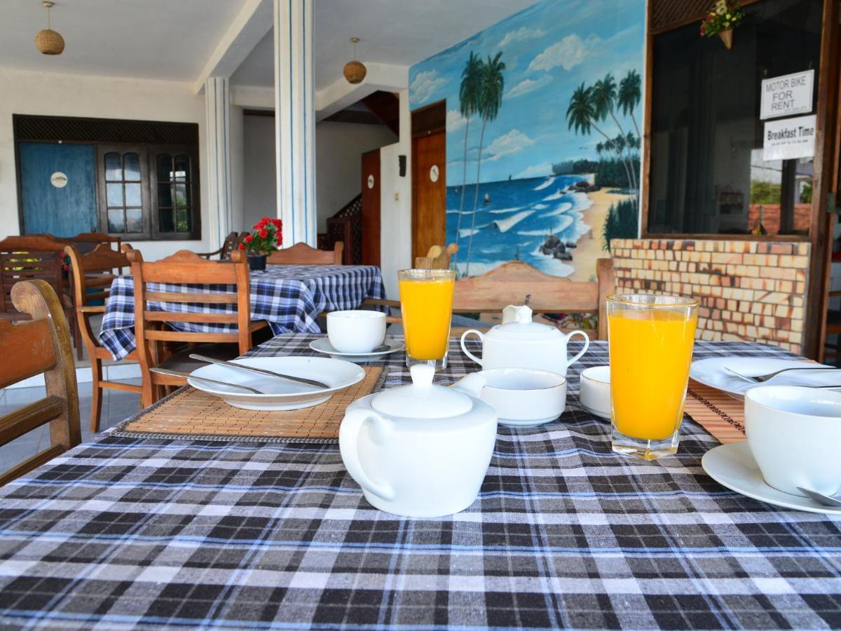Hotel Happy Tuna Hikkaduwa Dış mekan fotoğraf