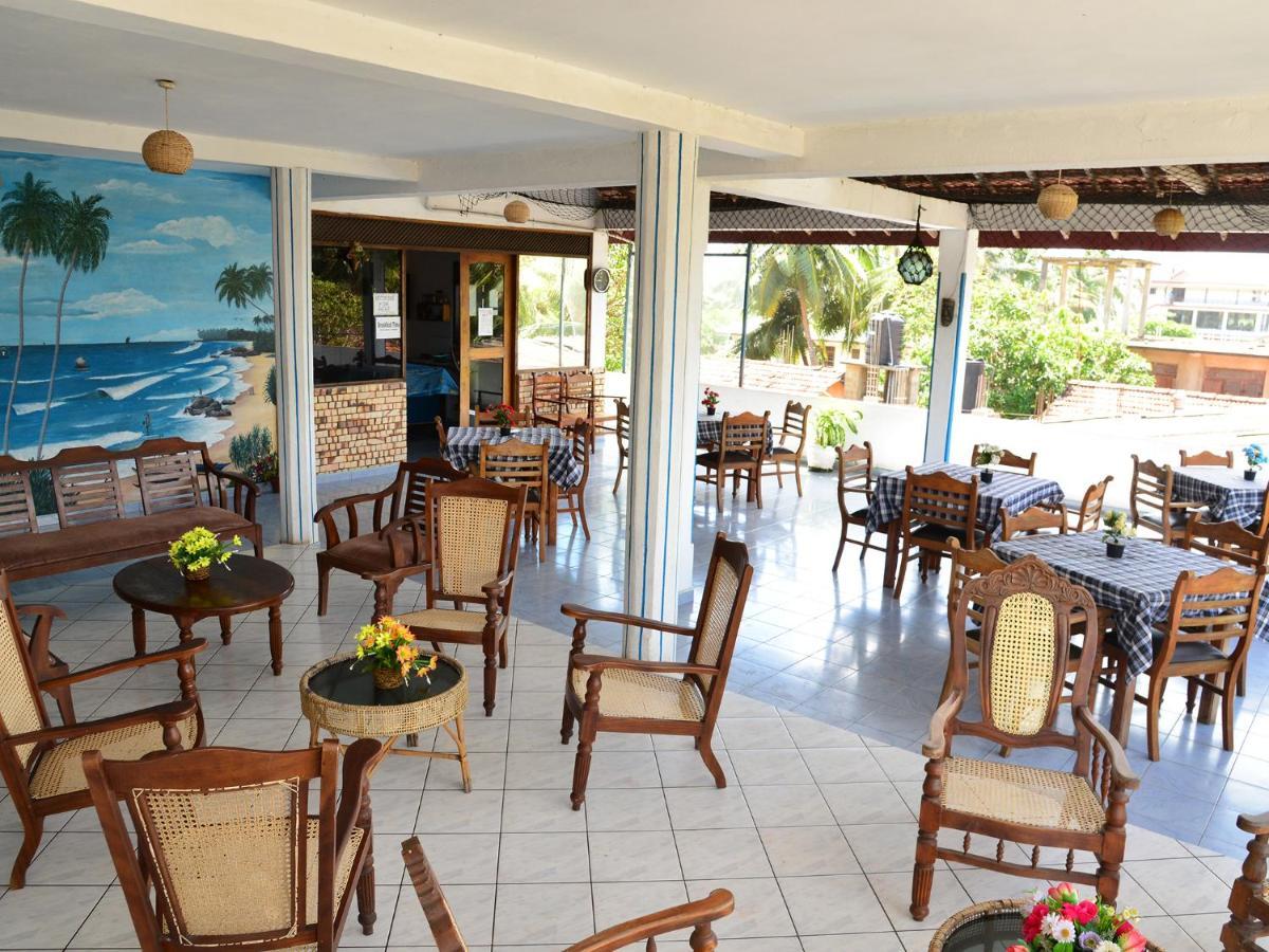 Hotel Happy Tuna Hikkaduwa Dış mekan fotoğraf