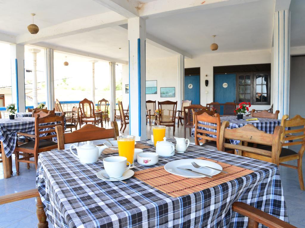 Hotel Happy Tuna Hikkaduwa Dış mekan fotoğraf