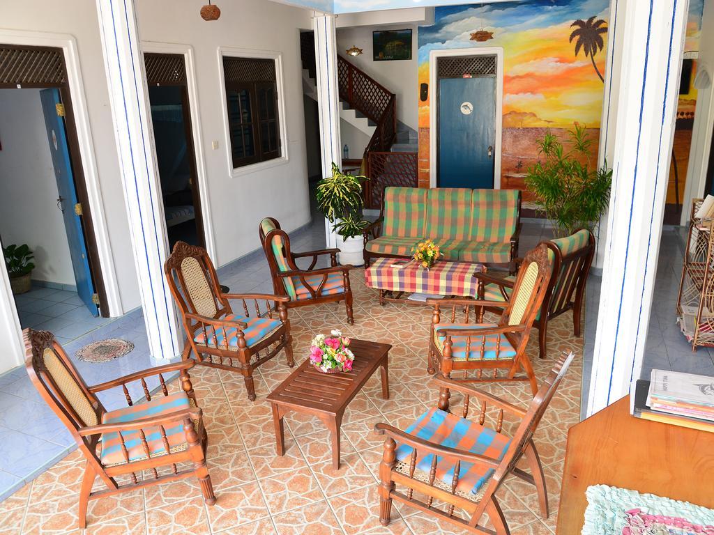 Hotel Happy Tuna Hikkaduwa Dış mekan fotoğraf