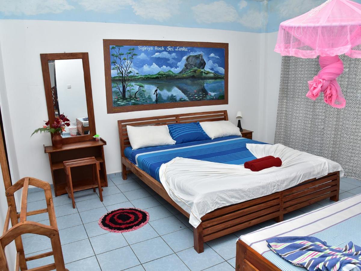 Hotel Happy Tuna Hikkaduwa Dış mekan fotoğraf