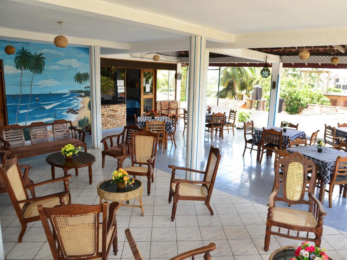 Hotel Happy Tuna Hikkaduwa Dış mekan fotoğraf