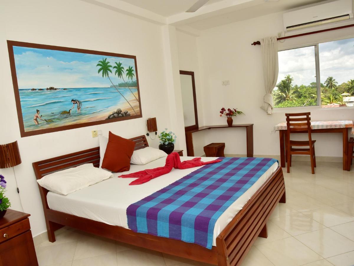 Hotel Happy Tuna Hikkaduwa Dış mekan fotoğraf