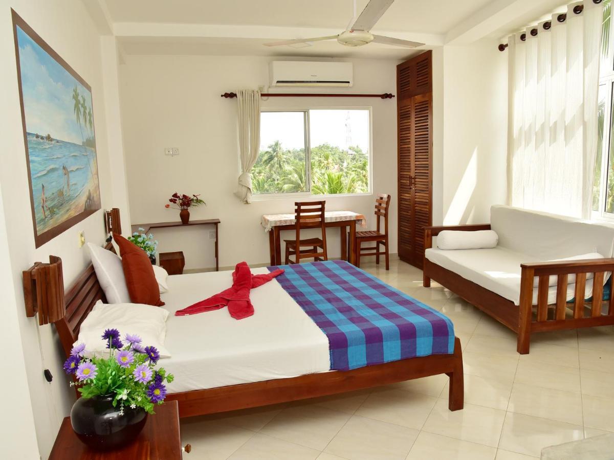 Hotel Happy Tuna Hikkaduwa Dış mekan fotoğraf