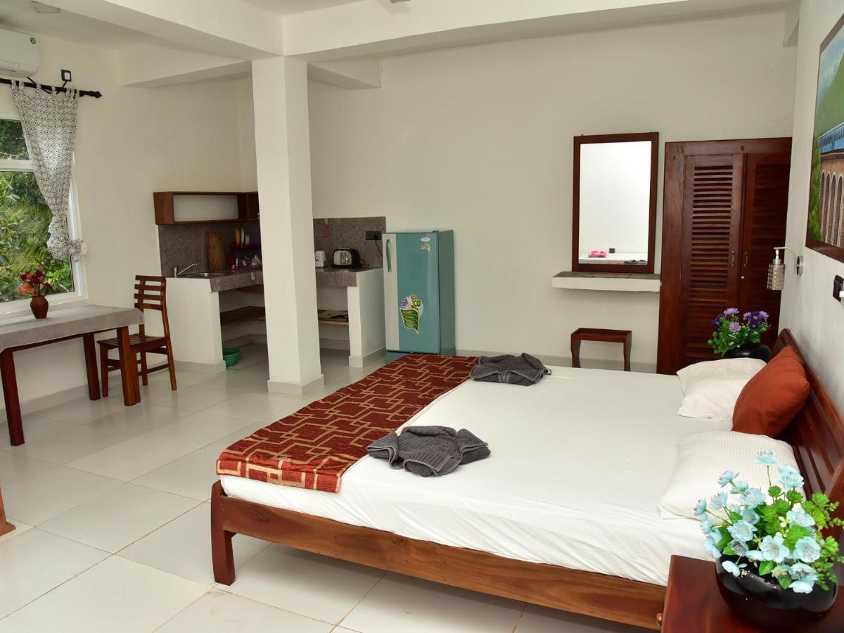 Hotel Happy Tuna Hikkaduwa Dış mekan fotoğraf