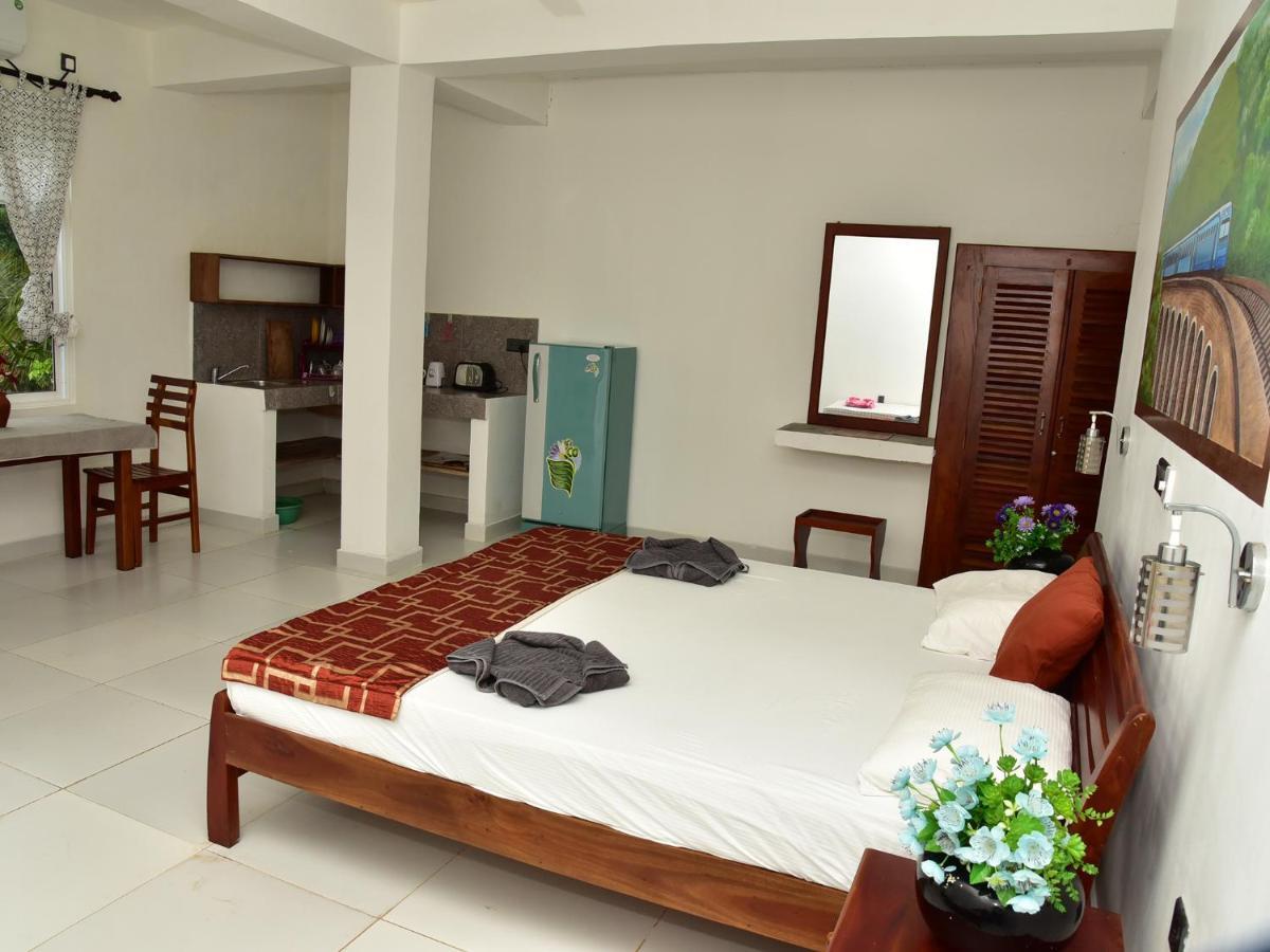 Hotel Happy Tuna Hikkaduwa Dış mekan fotoğraf